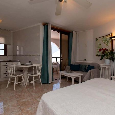 Parque Santiago II 269 - Studio With Sea And Pool Views Playa de las Americas  Luaran gambar