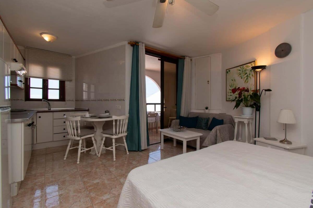 Parque Santiago II 269 - Studio With Sea And Pool Views Playa de las Americas  Luaran gambar