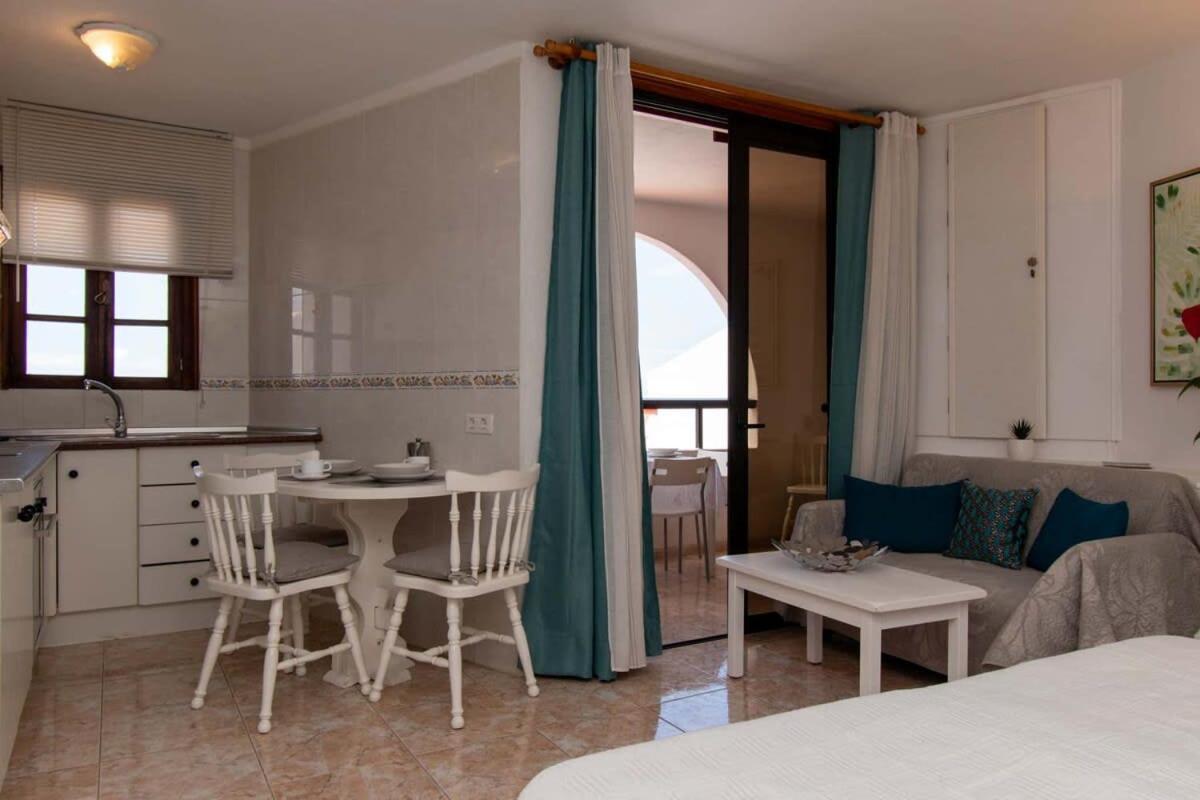 Parque Santiago II 269 - Studio With Sea And Pool Views Playa de las Americas  Luaran gambar